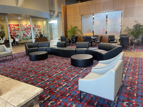 Lobby at Olathe Ridgeview